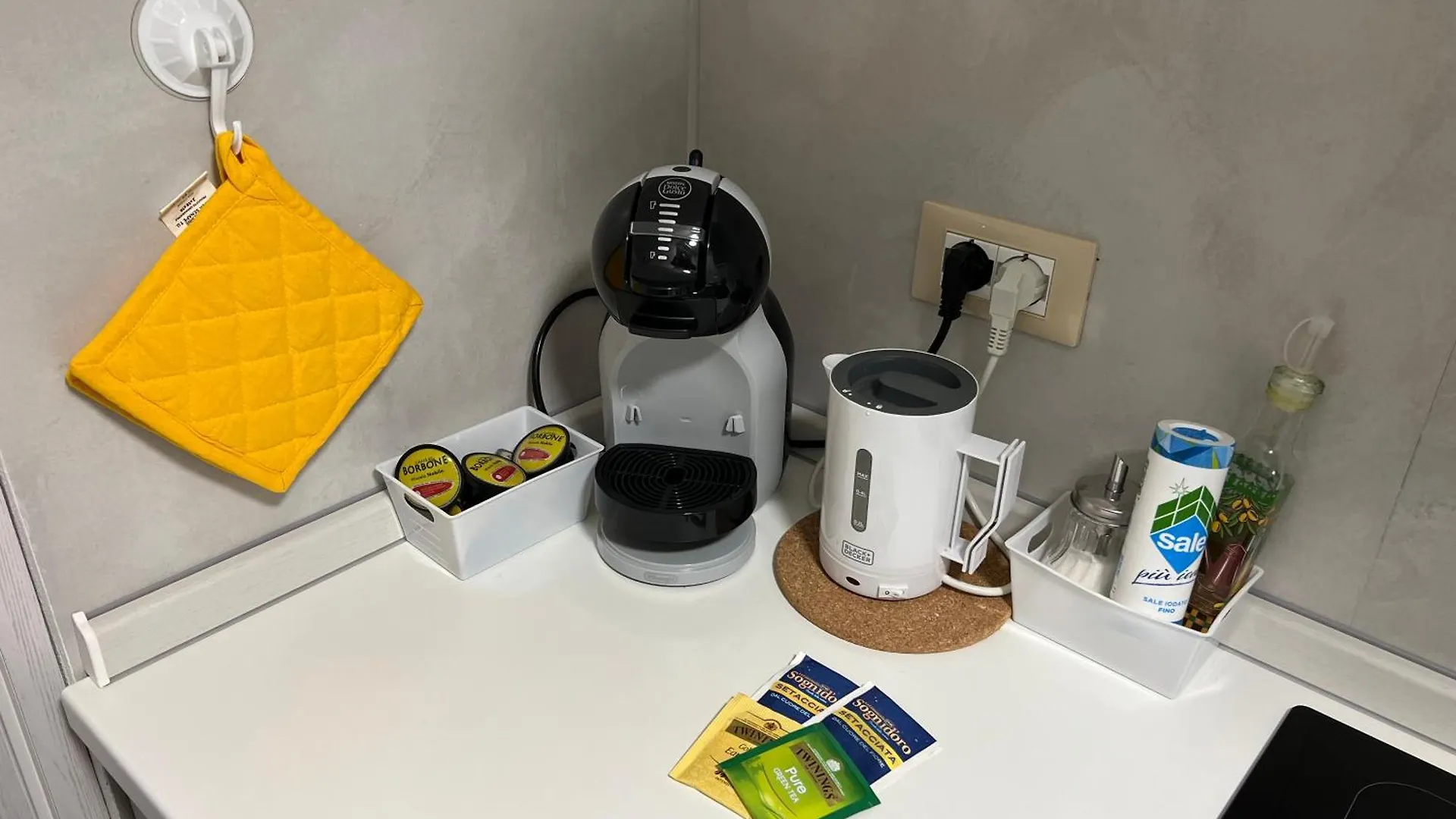 Al 106 Apartment Free Wi-Fi 5 Min Dalla Stazione Prato  0*, Prato (Prato) Italy