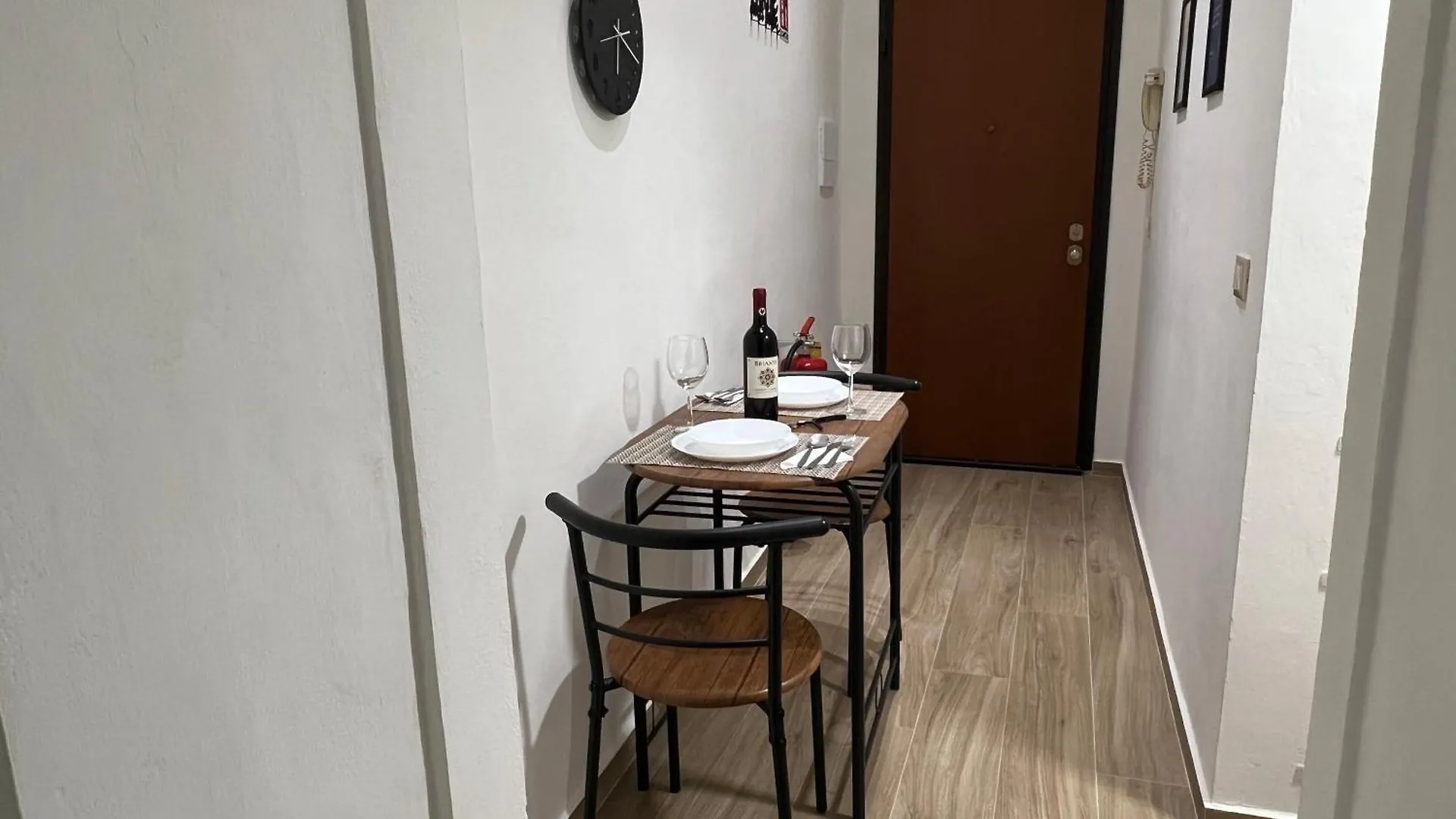 Al 106 Apartment Free Wi-Fi 5 Min Dalla Stazione Prato  Prato (Prato)
